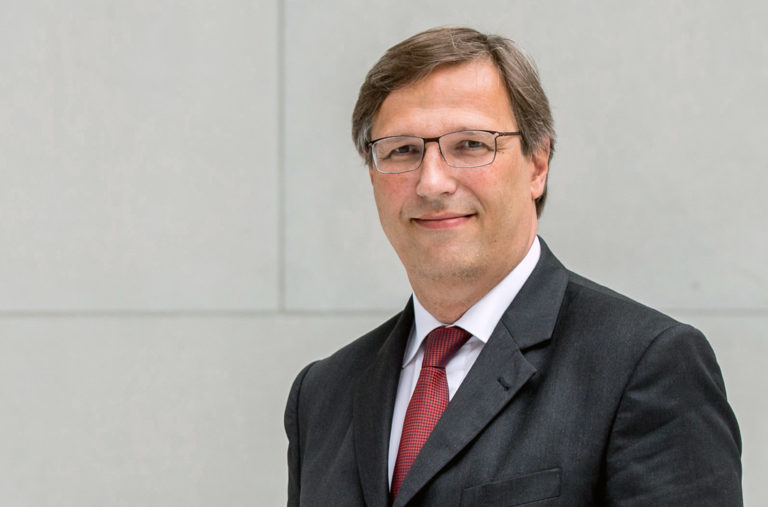 Dr. Stefan Mair