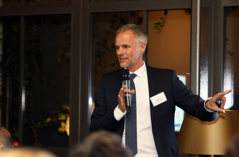 Dr. Jens Riese