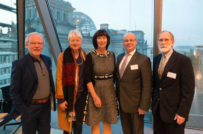 Prof. Stefan H. E. Kaufmann, Prof. Ilona Kickbusch, Dr. Ingrid Hamm, Dr. Georg Kippels, Prof. Peter Agre