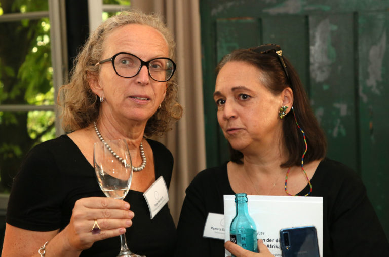 Inge Herbert, Pamela Stenzel