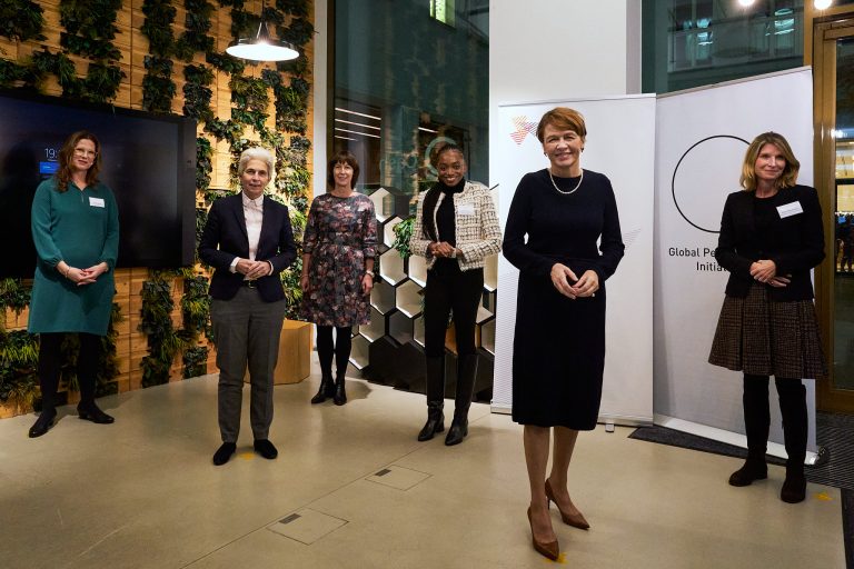 Carolin Welzel, Dr. Marie-Agnes Strack-Zimmermann, Dr. Ingrid Hamm, Olaedo Osoka, Elke Büdenbender, Dr. Anja Langenbucher